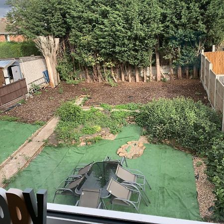 Crowthorne House, Beautiful 3 Bedroom Home For Upto 8 Guests, With Sofa Bed Cul-De-Sac With Private Driveway نوتينغهام المظهر الخارجي الصورة