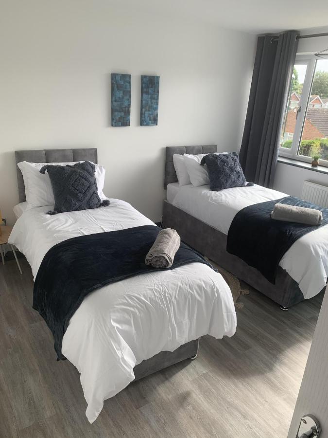 Crowthorne House, Beautiful 3 Bedroom Home For Upto 8 Guests, With Sofa Bed Cul-De-Sac With Private Driveway نوتينغهام المظهر الخارجي الصورة