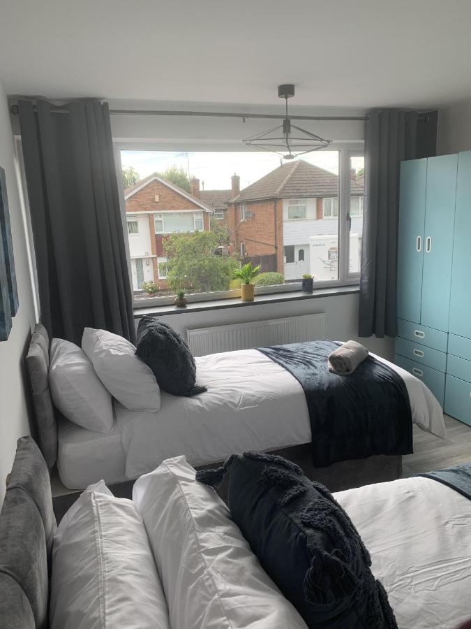 Crowthorne House, Beautiful 3 Bedroom Home For Upto 8 Guests, With Sofa Bed Cul-De-Sac With Private Driveway نوتينغهام المظهر الخارجي الصورة